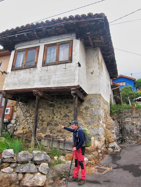 Peña Gradura por la Senda L'Gabitu y la Mucherina Peña Gradura por la Senda L'Gabitu y la Mucherina