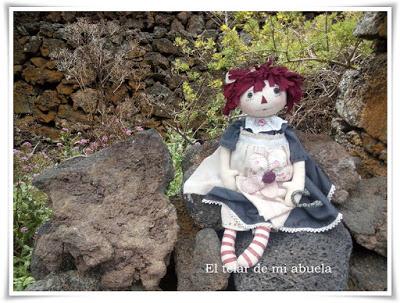 MUÑECA RAGGEDY ANN, ESPANTAPÁJAROS ÓSCAR Y ESTUCHE PARA APLIQUICK diseño de  Twinkle Patchwork.