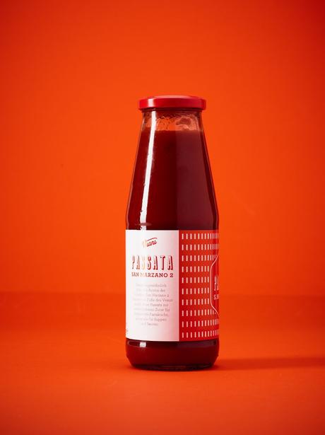 Un bonito packaging retro para una marca de salsas de tomate