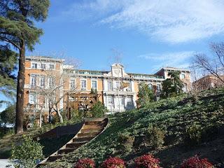 Buenos edificios detestables