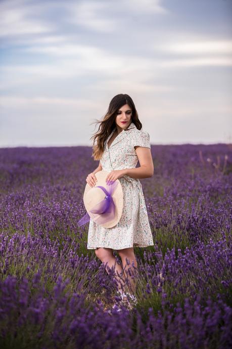 Gal meets lavender fields (OOTD)