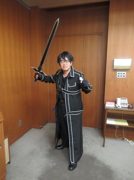 El gobernador de Aichi hizo Cosplay de Kirito en el evento World Cosplay Summit