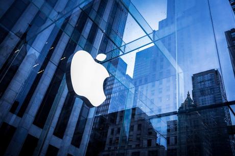 Apple alcanza una valoración récord en la bolsa de valores por más de un billón de dólares