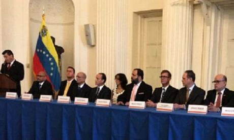 #Venezuela: Otra comiquita de la oposiciòn:  #TSJ en el exilio inicia juicio contra Maduro en #Colombia