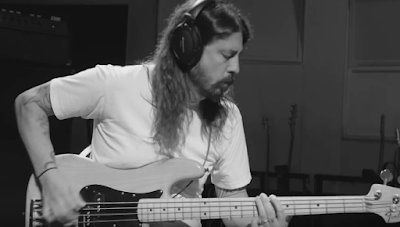 Dave Grohl: Anuncia el mini documental Play Dave Grohl: Anuncia el mini documental Play