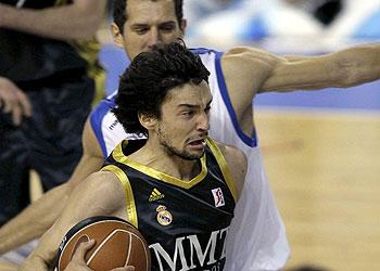 Bullock se reivindica en un triunfo de patio de colegio del Madrid en Alicante