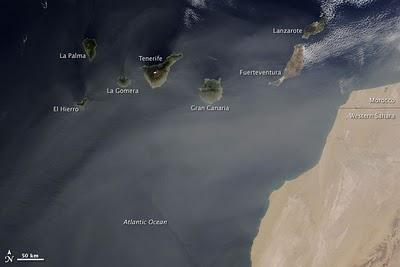 Imagen satélite de polvo del Sáhara sobre las Islas Canarias