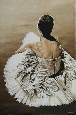 El vecino come pan y cebolla con una mano  y copia música con la otra.