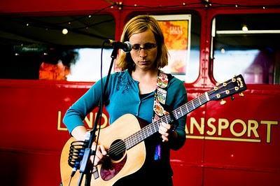 Colaboraciones y Canciones: I Can See Your Tracks - Laura Viers & Jim James Colaboraciones y Canciones: I Can See Your Tracks - Laura Viers & Jim James