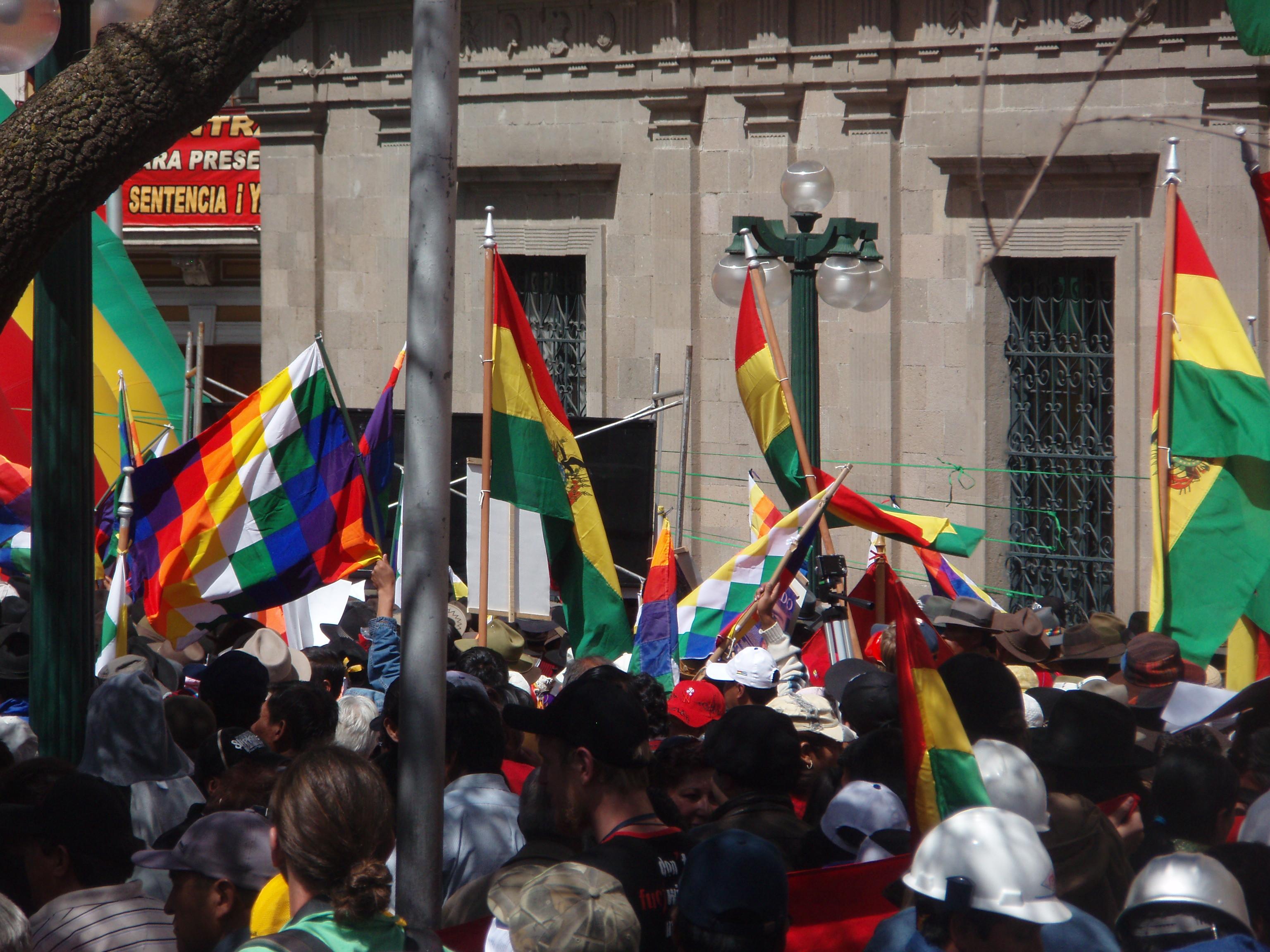 CONFLICTIVIDAD Y LEGITIMIDAD EN BOLIVIA