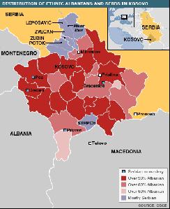 Kosovo (en rojo: mayoría albana, azul: mayoría serbia) / BBC News