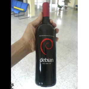 ¿Unos vinillos? ¿Qué tal una botella de vino Debian?