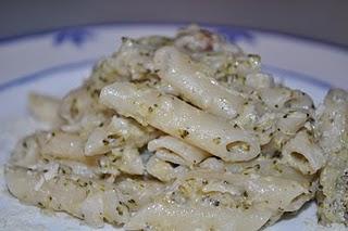 Pasta con salsa de brócoli y nueces