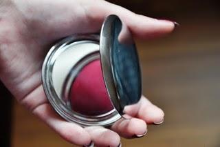 Stand de grabado artesanal de Ángel Custodio en la FNAC Bulevar Alicante