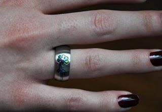 Stand de grabado artesanal de Ángel Custodio en la FNAC Bulevar Alicante