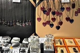 Stand de grabado artesanal de Ángel Custodio en la FNAC Bulevar Alicante