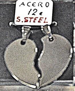 Stand de grabado artesanal de Ángel Custodio en la FNAC Bulevar Alicante