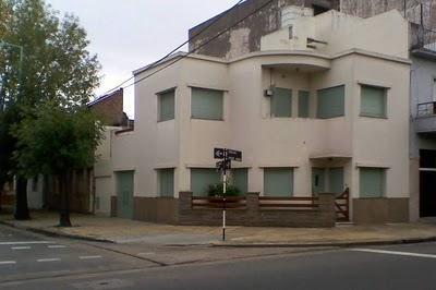 Casa de diseño moderno en esquina