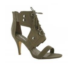 Mary Paz busca piernas para su campaña