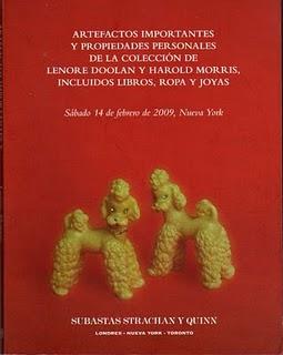 Artefactos importantes y propiedades personales de la colección de Lenore Doolan y Harold Morris, incluidos libros, ropa y joyas, de Leanne Shapton