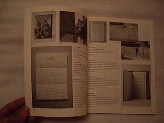 Artefactos importantes y propiedades personales de la colección de Lenore Doolan y Harold Morris, incluidos libros, ropa y joyas, de Leanne Shapton