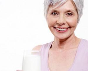 Los expertos en osteoporosis piden a los pacientes cuidar a diario los huesos y cumplir el tratamiento