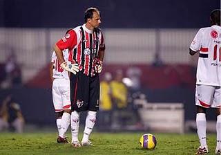 Rogerio Ceni, el portero de área contraria.