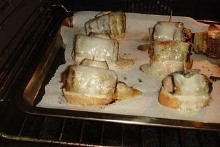 CROSTINI DE BERENGENA RELLENA DE FUA