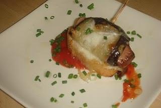 CROSTINI DE BERENGENA RELLENA DE FUA