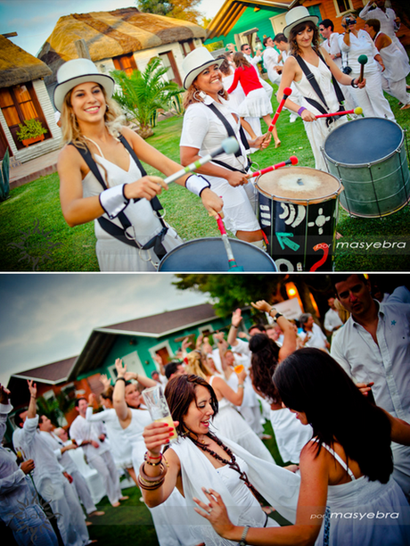 UNA BODA EN LA PLAYA AZUL Y BLANCA