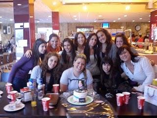 Cumpleaños de Barby, en la Facultad de Educación. 1º A, Grado Educación Infantil