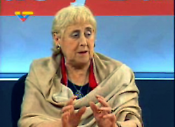 Stella Calloni envía comentario aleccionador a blogueros y luchadores sociales en Internet