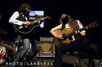 Crónica Concierto Dos Bandas y Un Destino: Los Coronas + Arizona Baby Bilbao 2011 por Larrypas