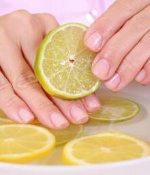 BLANQUEAMIENTO DE UÑAS CON RECETAS CASERAS