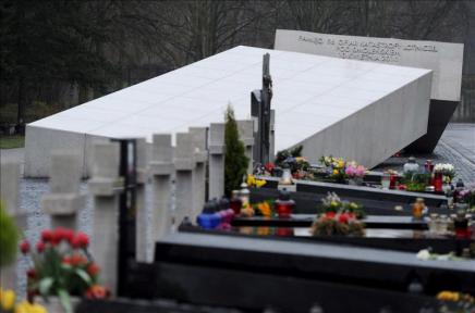Polonia recibe nuevos documentos desclasificados sobre la matanza de Katyn