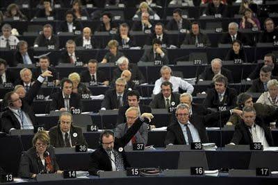 Los eurodiputados españoles prefieren viajar en primera.