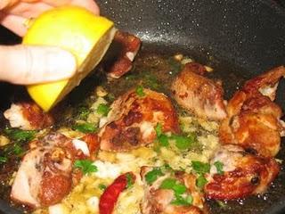 Pollo al ajillo
