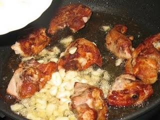 Pollo al ajillo