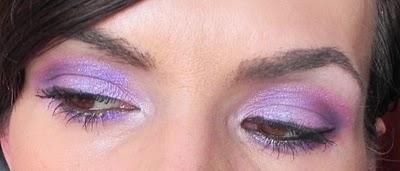 Una tendencia que me daba miedo...malva en los ojos.