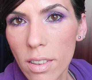 Una tendencia que me daba miedo...malva en los ojos.