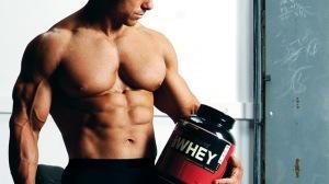 A ver si despertamos y nos damos cuenta que estos polvos químicos no sacarán nuestra tableta de chocolate (abdominales), lo único que harán es sobrecargar nuestro hígado y nuestros riñones. Espero que este chico sea consciente de ello...