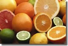 Los zumos de estos cítricos vendidos como sanos realmente resultan muy agresivos para nuestros estómagos.