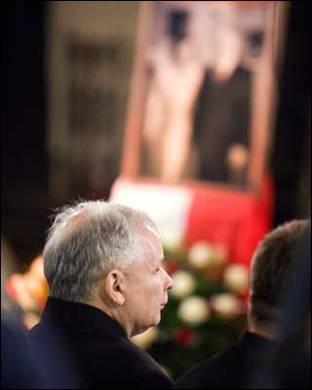Polonia sigue dividida al año de la tragedia de Smolensk