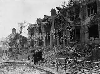 La Luftwaffe vuelve a martillear Coventry - 11/04/1941.