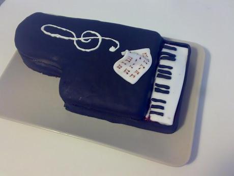 Tarta fondant piano