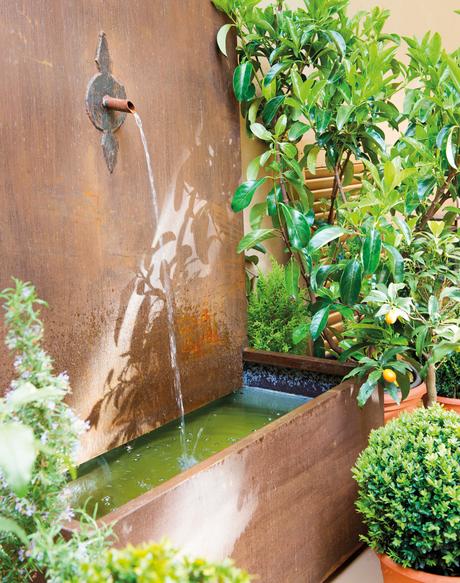 Un casa de pueblo con un patio interior para soñar Un casa de pueblo con un patio interior para soñar