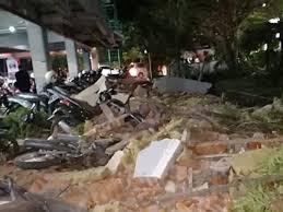 Terremoto mata al menos a 37 personas e hiere a docenas en Indonesia
