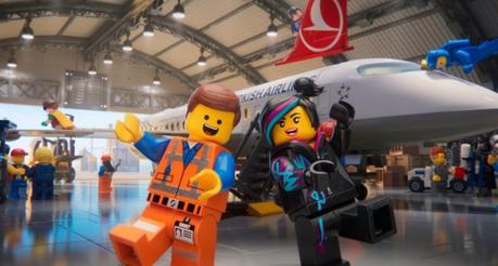 Personajes de LEGO dan las instrucciones en este vídeo de seguridad aérea de Turkish Airlines