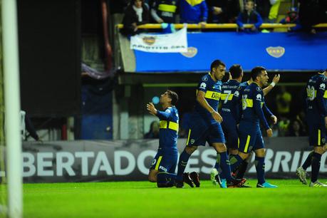 El colombiano Cardona quiere repetir su festejo ante Alianza Lima. (Mario Quinteros)