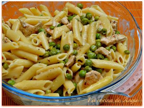 MACARRONES CON POLLO A LA CREMA
